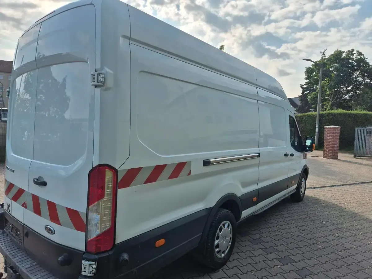 Gebraucht Ford Transit 131 PS (96 kW) 2019 Weiß Van / Kleinbus