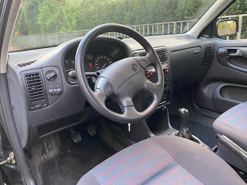 Gebraucht VW Polo Conceptline 60 PS (44 kW) 1998 Schwarz Kleinwagen