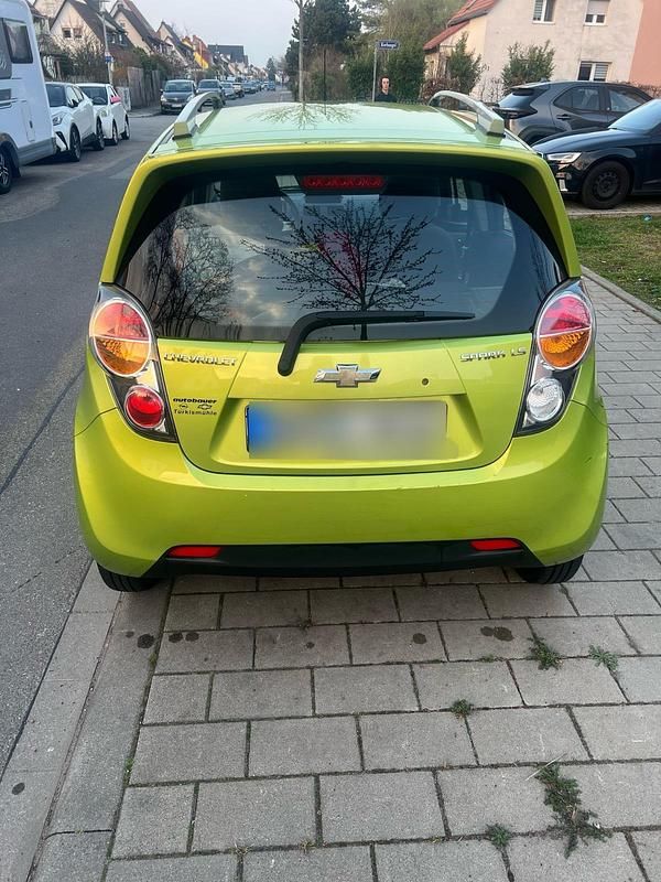 Gebraucht Chevrolet Spark 82 PS (60 kW) 2011 Grün Kleinwagen