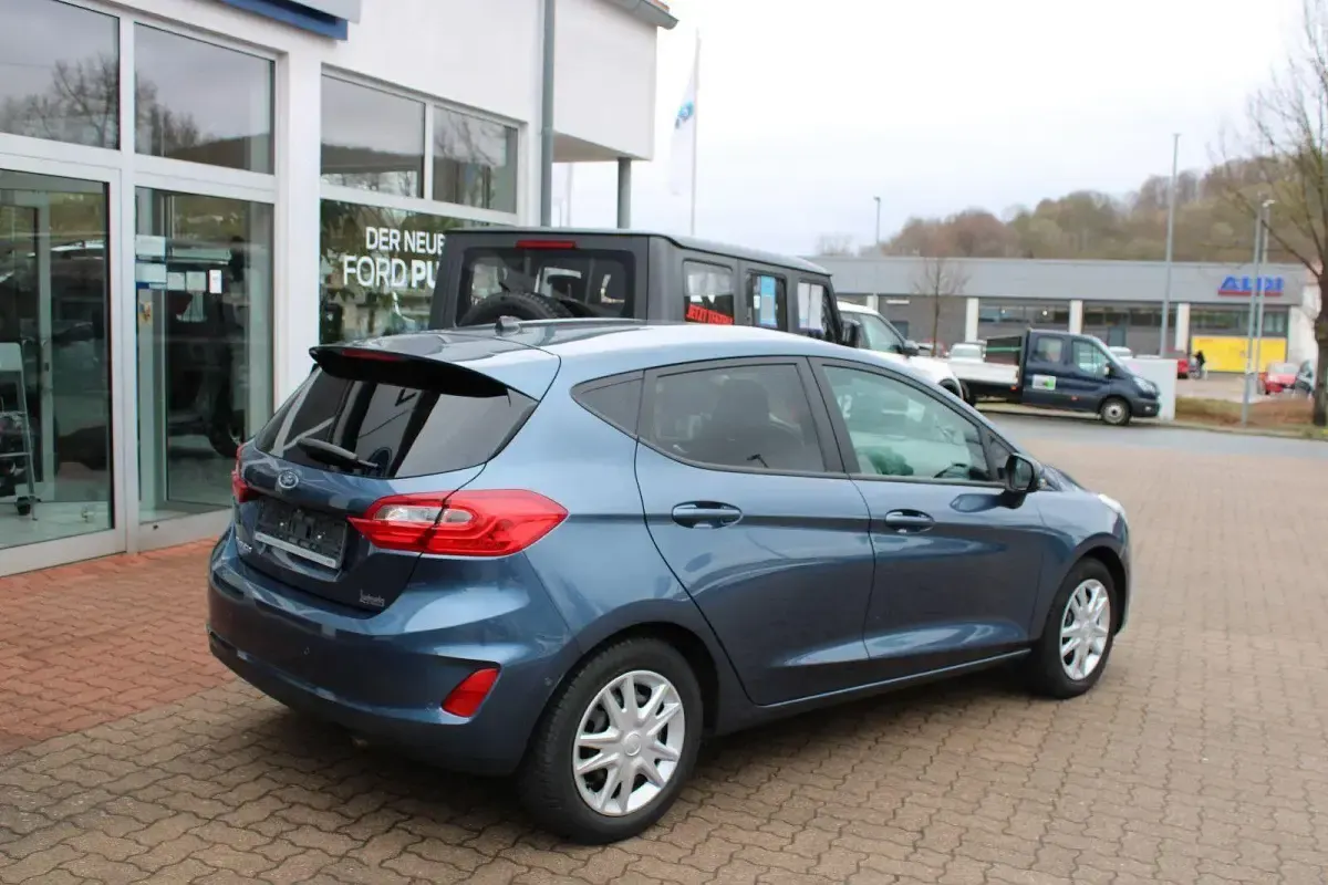 Gebraucht Ford Fiesta Cool & Connect 101 PS (74 kW) 2019 Blau Kleinwagen