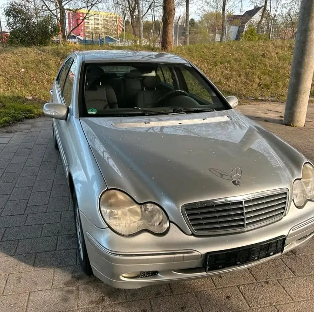 Gebraucht Mercedes C200 163 PS (119 kW) 2000 Silber Limousine