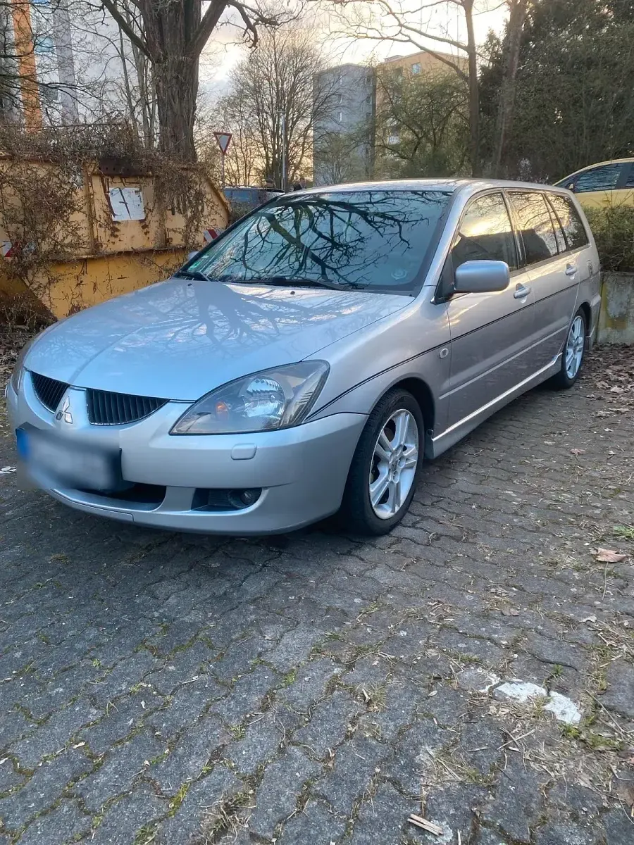 Second-hand Mitsubishi Lancer 134 CP (98 kW) 2005 Gri Break