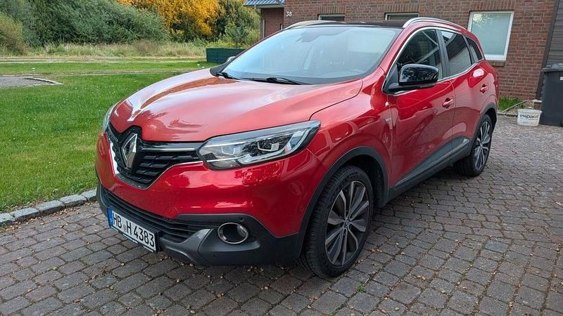 Rot Gebraucht 2015 Renault Kadjar Bose Edition SUV | 10.900 € (Etwas zu teuer) - Bild 1/4