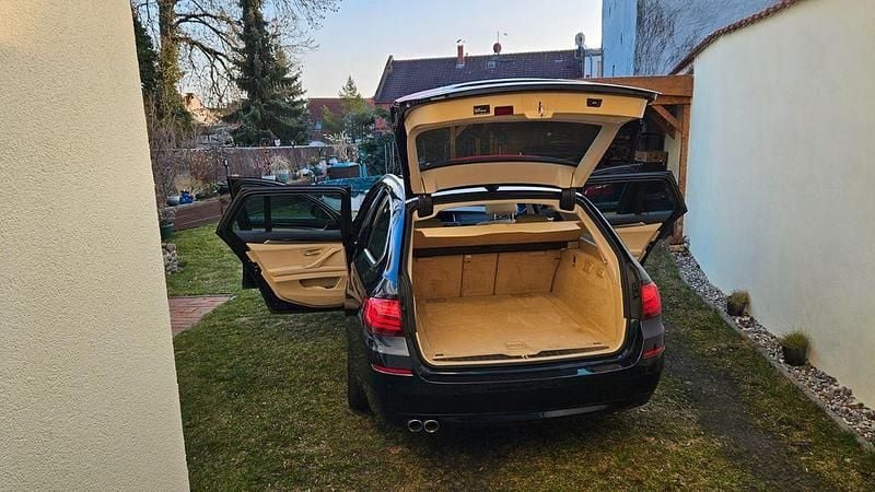 Gebraucht BMW 530 258 PS (189 kW) 2016 Blau Kombi