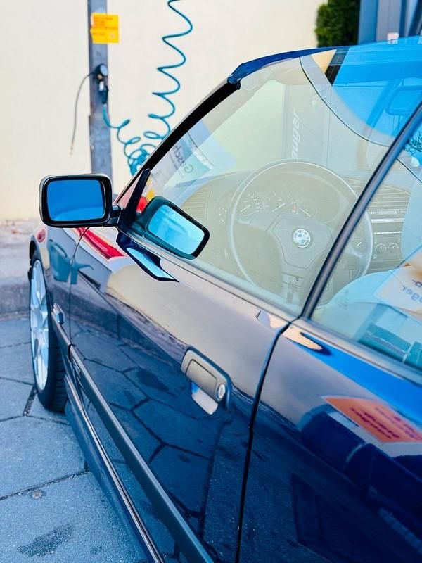 Blau Gebraucht 1995 BMW 328 Cabriolet Sport Line Cabrio | 20.000 € - Bild 1/4