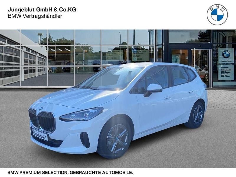 Weiss Gebraucht 2024 BMW 216 Active Tourer Efficient Dynamics Van / Kleinbus | 25.960 € (Superpreis) - Bild 1/3