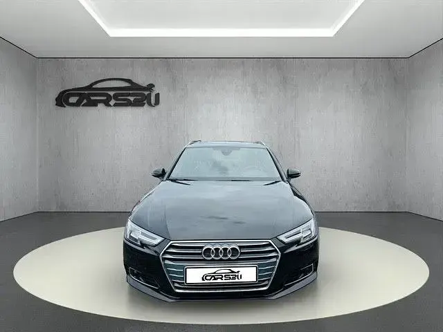 Gebraucht Audi A4 Sport 218 PS (160 kW) 2018 Mythosschwarz Kombi