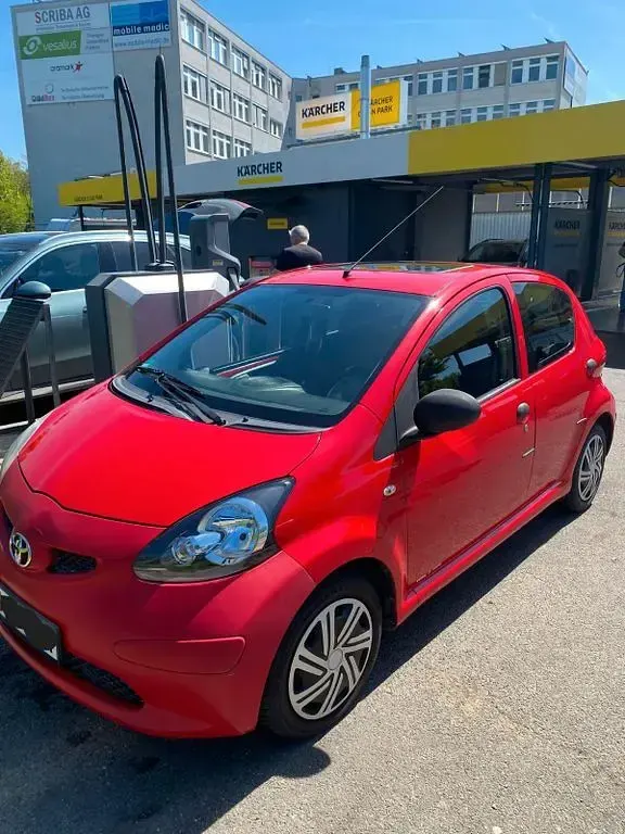 Brugt Toyota Aygo 68 HK (50 kW) 2008 Rød Hatchback