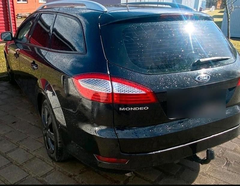Gebraucht Ford Mondeo 140 PS (102 kW) 2010 Schwarz Kombi