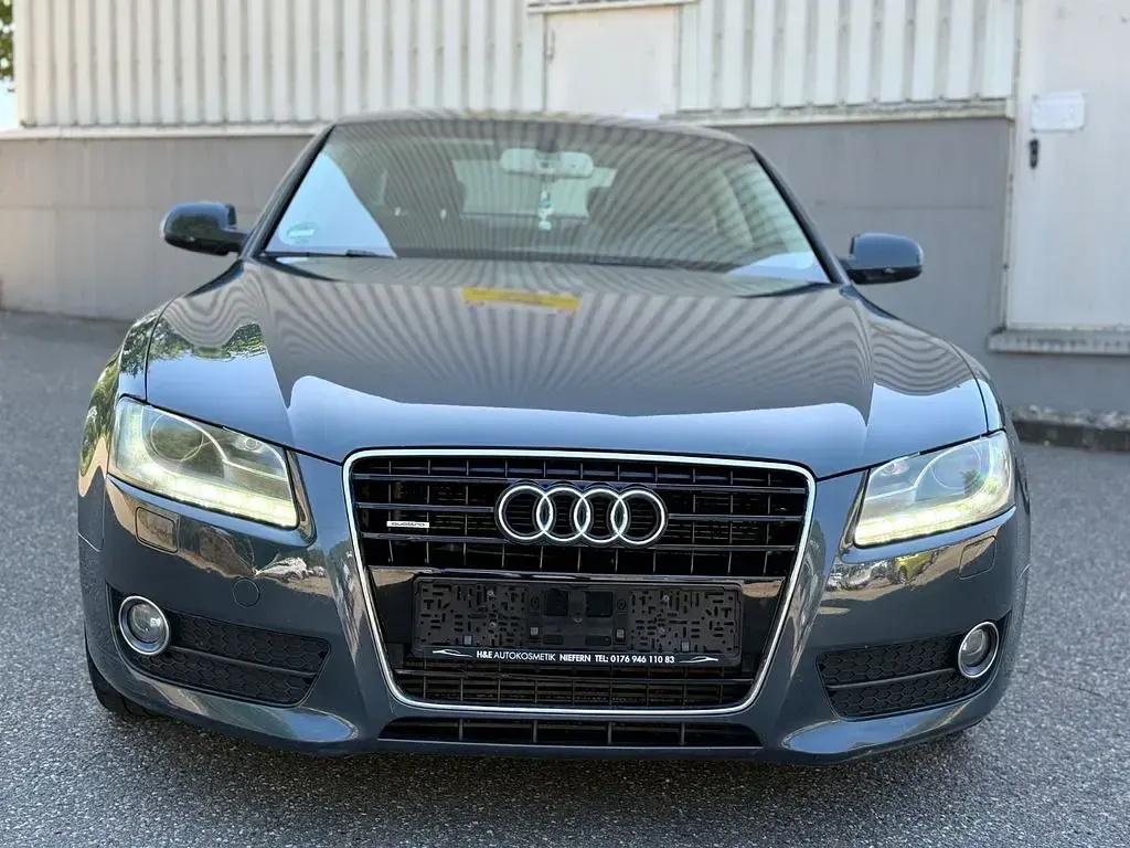 Gebraucht Audi A5 Sport 239 PS (175 kW) 2011 Grau Coupé
