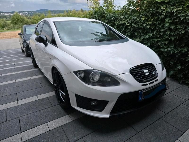 Weiß Gebraucht 2011 Cupra Leon Limousine | 11.000 € (Superpreis) - Bild 1/2