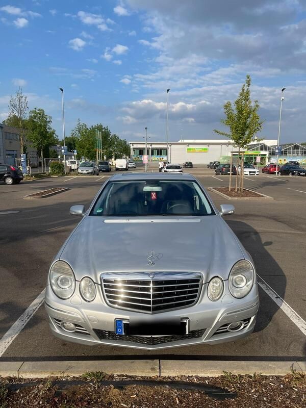 Silber Gebraucht 2007 Mercedes E320 Limousine | 6.200 € (Fairer Preis) - Bild 1/4
