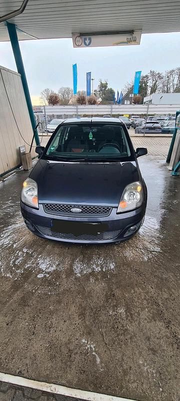 Grau Gebraucht 2008 Ford Fiesta Kleinwagen | 1.999 € (Fairer Preis) - Bild 1/4
