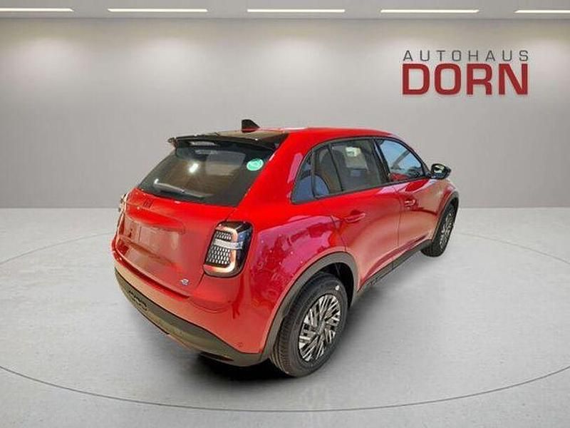 Gebraucht Fiat 600E Red 114 kW (156 PS) 2023 Rot Limousine