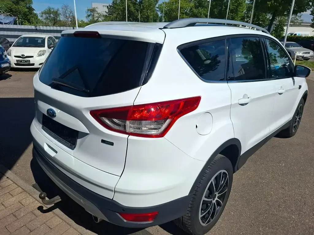 Używany Ford Kuga Titanium 182 KM (133 kW) 2016 Biały SUV