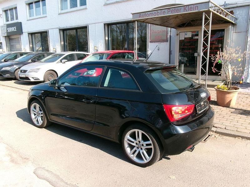 Gebraucht Audi A1 Attraction 86 PS (63 kW) 2011 Schwarz Kleinwagen