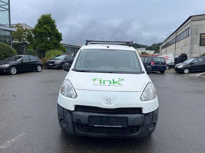 Weiß Gebraucht 2012 Peugeot Partner Comfort Van / Kleinbus | 1.599 € (Superpreis) - Bild 1/4