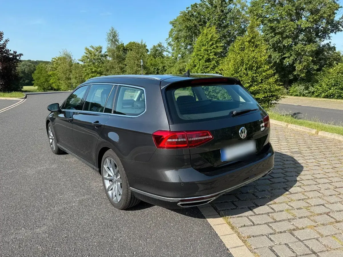 Gebraucht VW Passat Highline 190 PS (139 kW) 2018 Grau Kombi