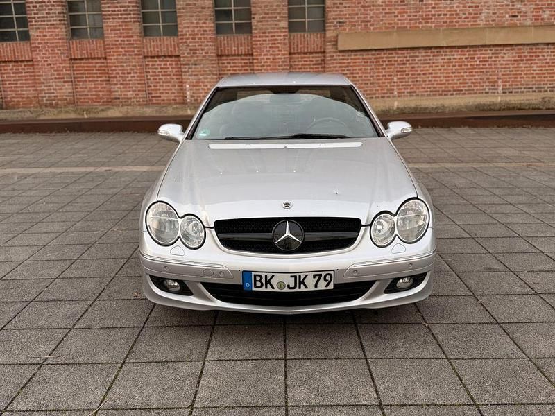 Gebraucht Mercedes CLK220 150 PS (110 kW) 2006 Silber Coupé