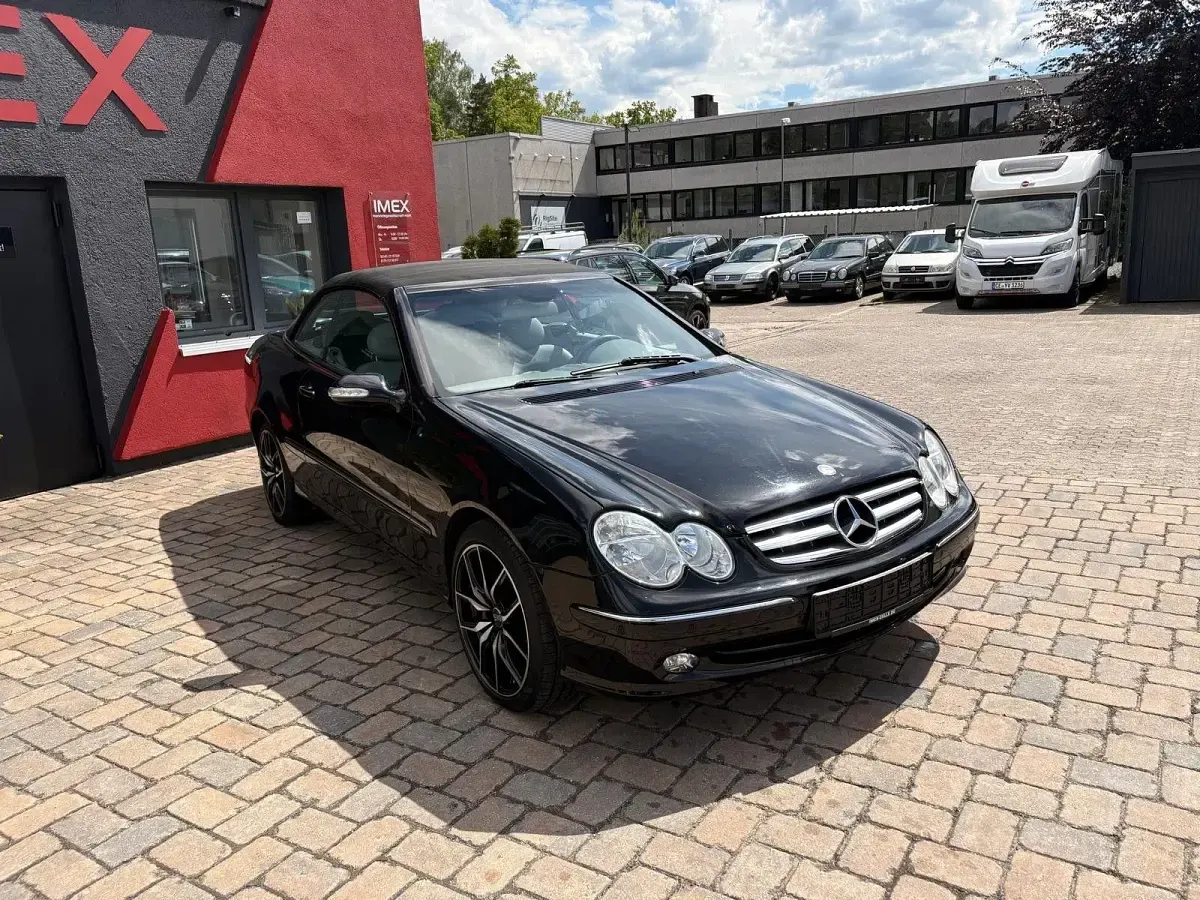 Gebraucht Mercedes CLK240 Elegance 170 PS (125 kW) 2004 Schwarz Cabrio