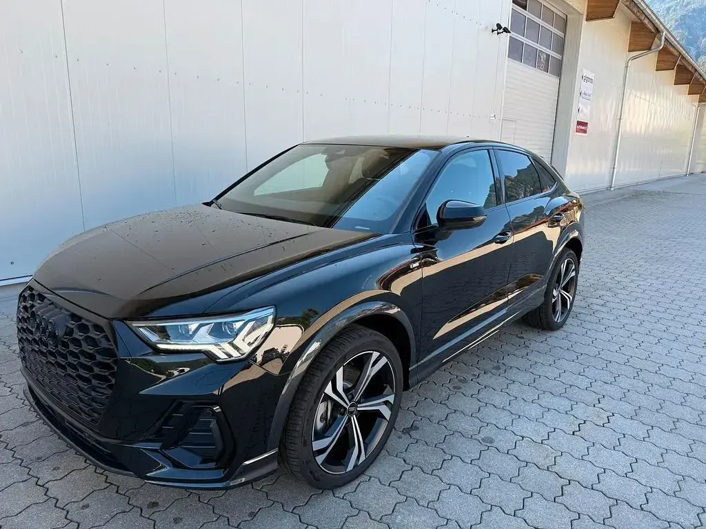 Gebraucht Audi Q3 Sportback S-Line 200 PS (147 kW) 2024 Schwarz SUV