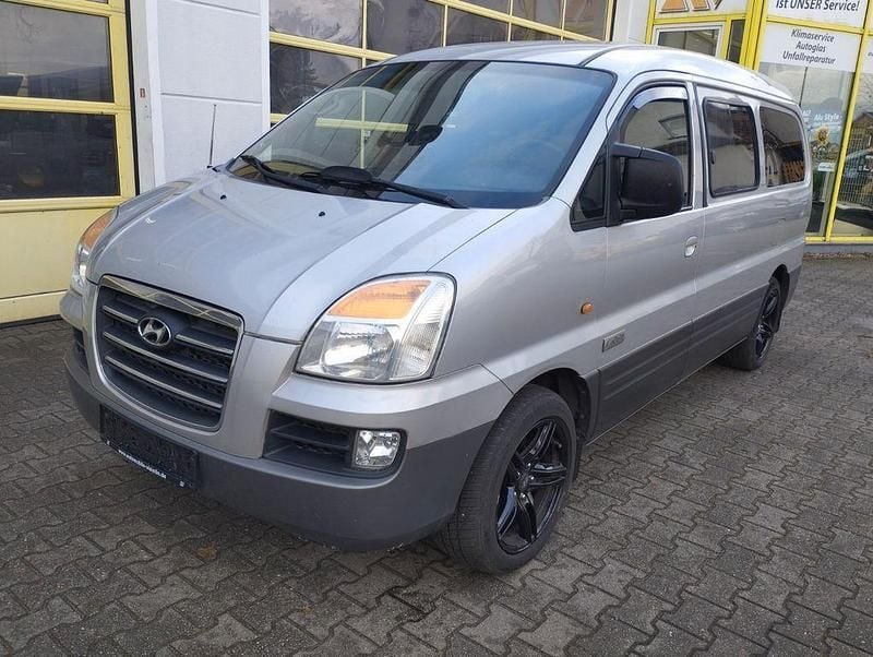 Grau Gebraucht 2006 Hyundai H-1 Van | 5.450 € - Bild 1/4