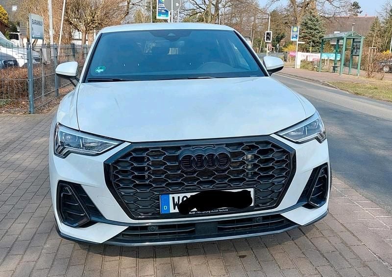Weiß Gebraucht 2023 Audi Q3 Sportback Comfort SUV | 31.900 € (Superpreis) - Bild 1/4