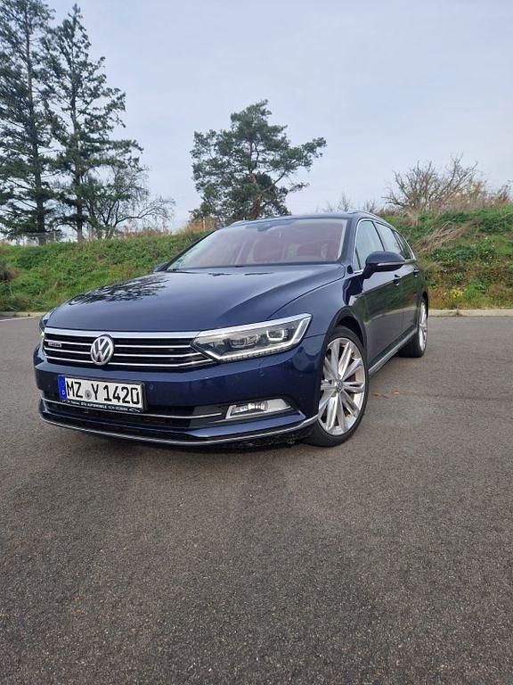 Gebraucht VW Passat Highline 239 PS (175 kW) 2015 Blau Limousine