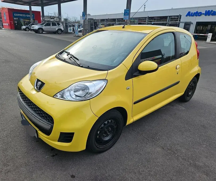 Gebraucht Peugeot 107 Filou 68 PS (50 kW) 2010 Gelb Kleinwagen