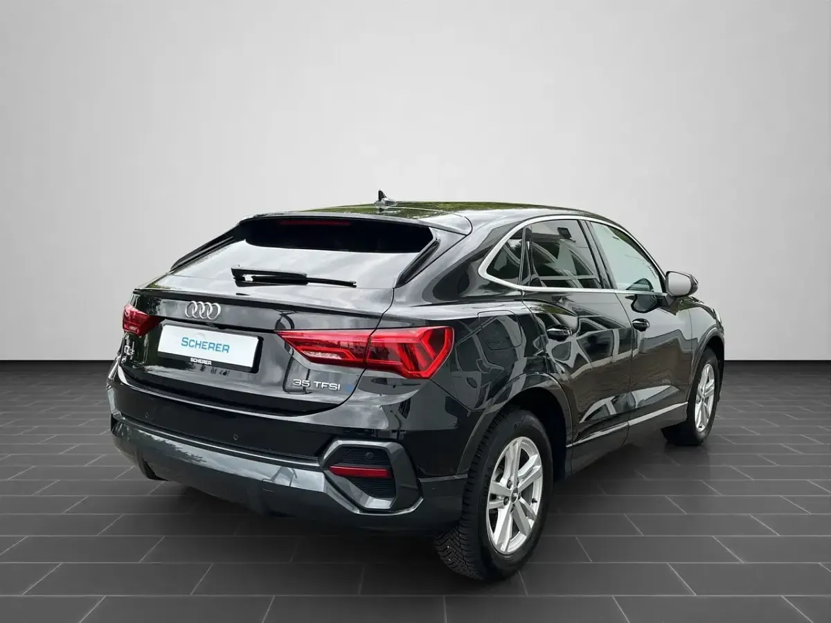 Gebraucht Audi Q3 Sportback Advanced 150 PS (110 kW) 2020 Mythosschwarz metallic (metallic) SUV