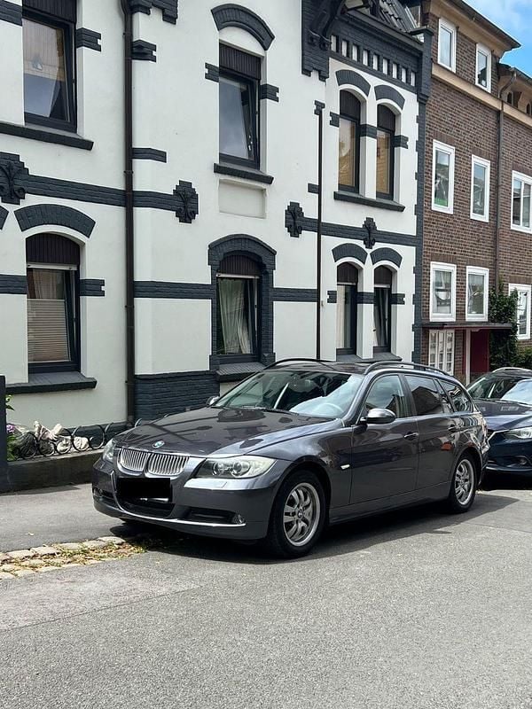 Gebraucht BMW 318 Advantage 129 PS (94 kW) 2007 Grau Kombi