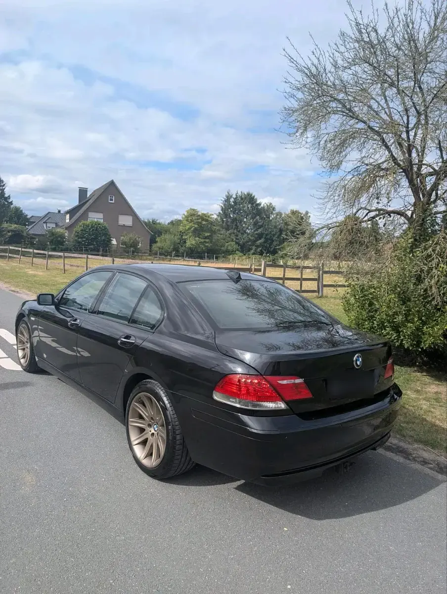 Gebraucht BMW 745 330 PS (242 kW) 2006 Schwarz Limousine