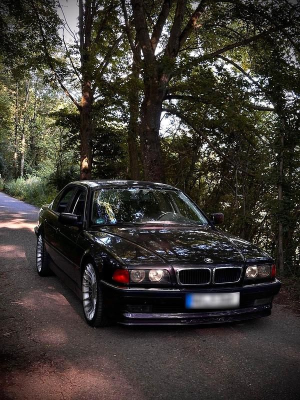 Gebraucht BMW 740 286 PS (210 kW) 1995 Violet Limousine