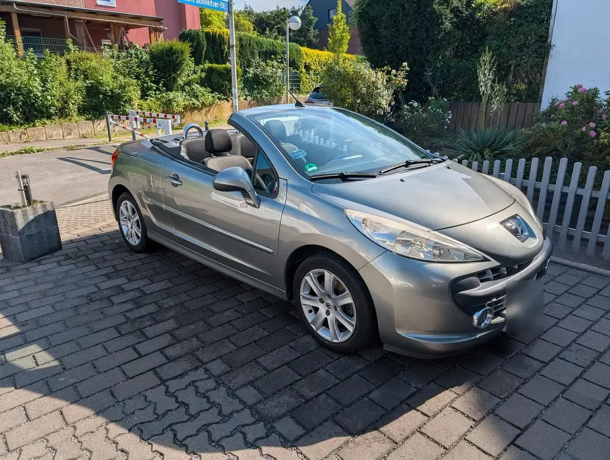 Gebraucht Peugeot 207 CC 120 PS (88 kW) 2008 Silber Cabrio