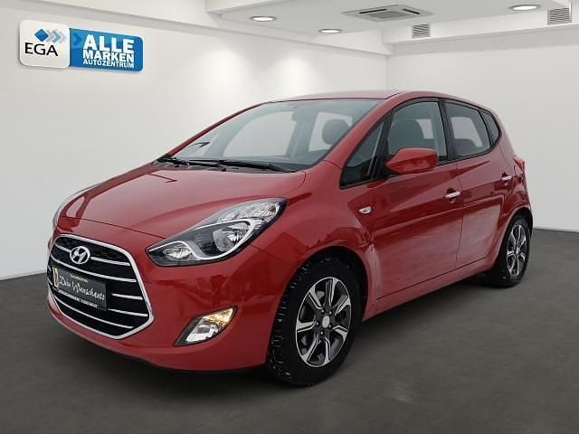 Gebraucht Hyundai i20 Space 125 PS (91 kW) 2019 Rot Van / Kleinbus