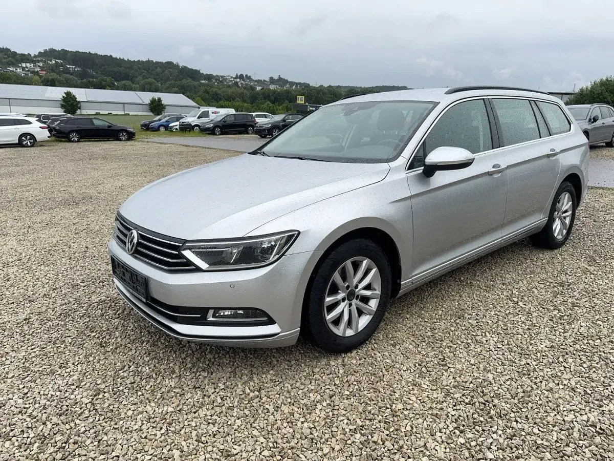 Gebraucht VW Passat Comfortline 150 PS (110 kW) 2018 Reflexsilber Kombi