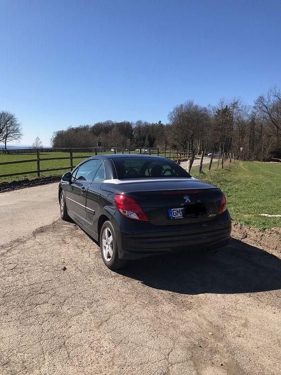 Gebraucht Peugeot 207 CC 120 PS (88 kW) 2012 Schwarz Cabrio