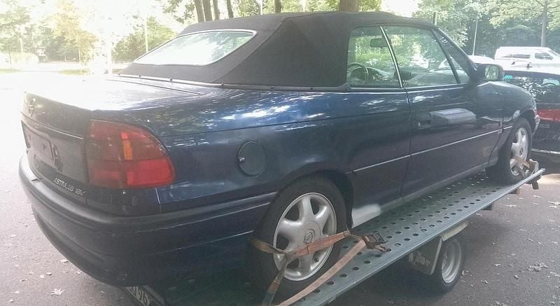 Blau Gebraucht 1997 Opel Astra Cabriolet Cabrio | 1.300 € (Superpreis) - Bild 1/4