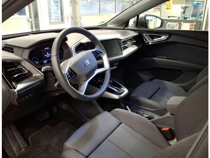 Gebraucht Audi e-tron 210 kW (286 PS) 2024 Taifungrau metallic SUV