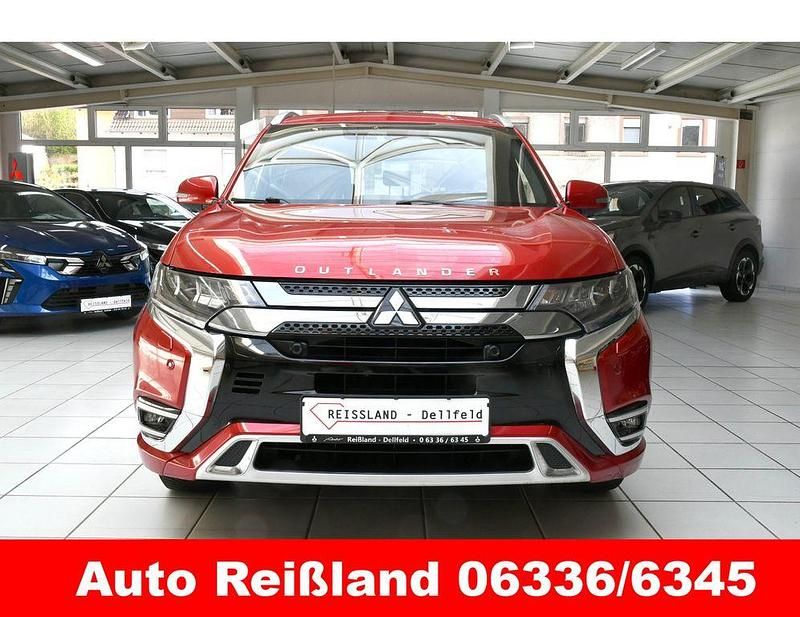 Gebraucht Mitsubishi Outlander P-HEV Top 135 PS (99 kW) 2019 Rot SUV