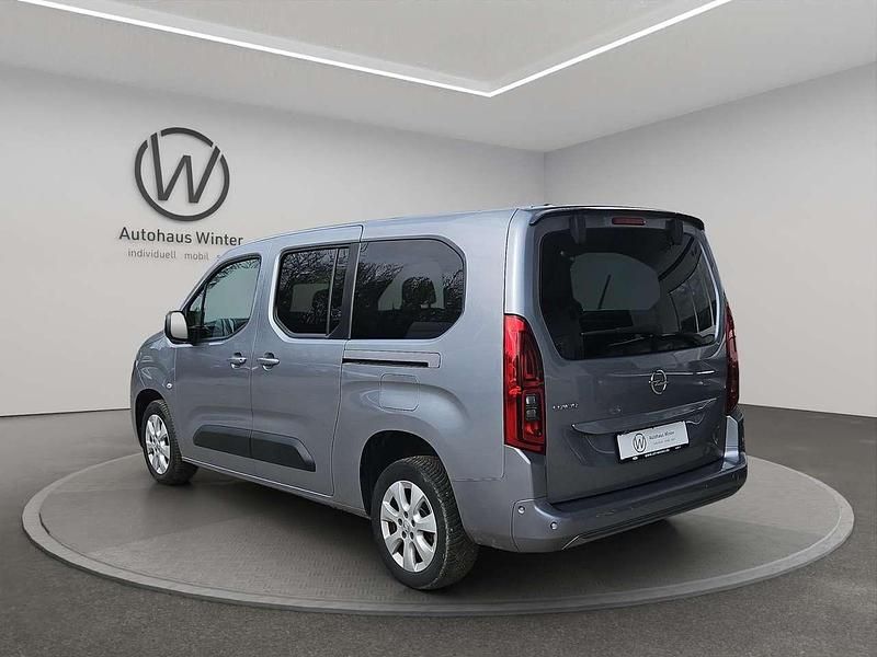 Gebraucht Opel Combo Life Elegance 131 PS (96 kW) 2022 Kontrast grau/quarz silber Van / Kleinbus