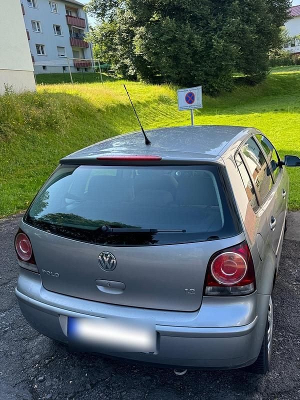 Gebraucht VW Polo 64 PS (47 kW) 2006 Silber Kleinwagen