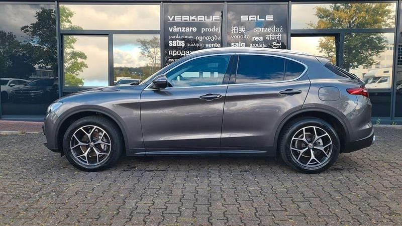 Gebraucht Alfa Romeo Stelvio Business 190 PS (139 kW) 2020 Grau SUV
