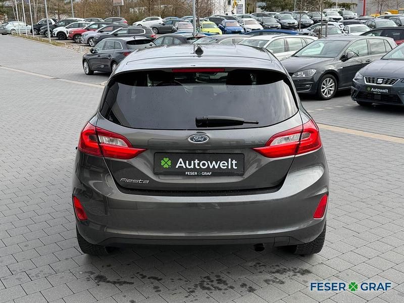 Gebraucht Ford Fiesta Titanium 86 PS (63 kW) 2018 Magneticgrau metallic Kleinwagen