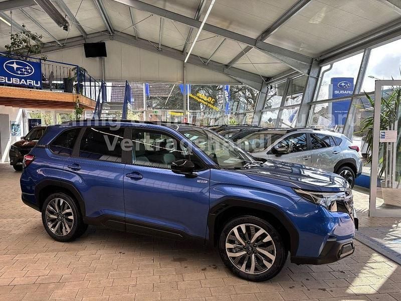 Neu Subaru Forester Platinum 136 PS (100 kW) 2026 Braun SUV