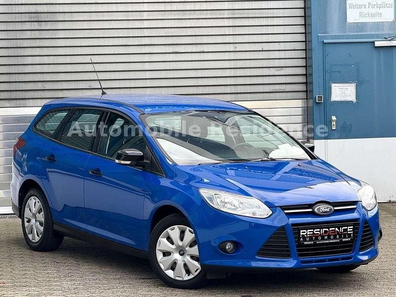 Gebraucht Ford Focus 116 PS (85 kW) 2014 Blau Kombi