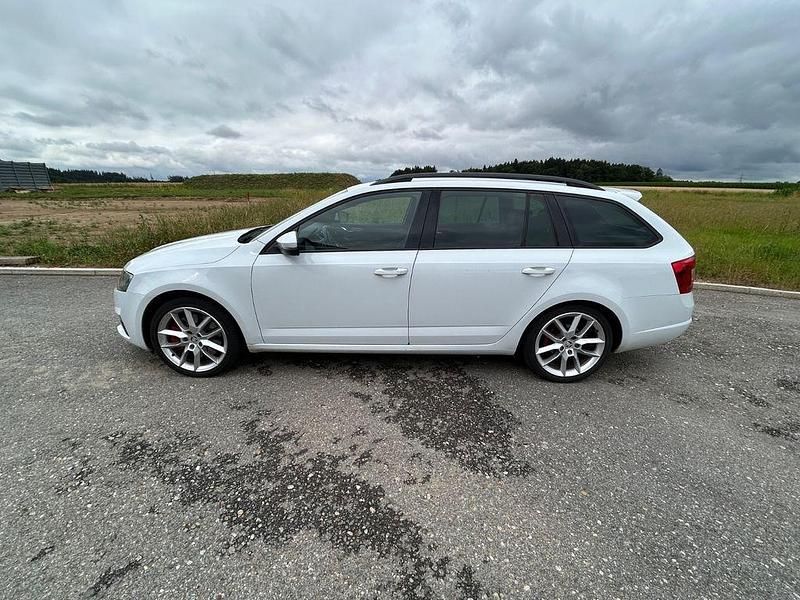 Weiß Gebraucht 2015 Skoda Octavia RS Kombi | 14.250 € (Guter Preis) - Bild 1/4