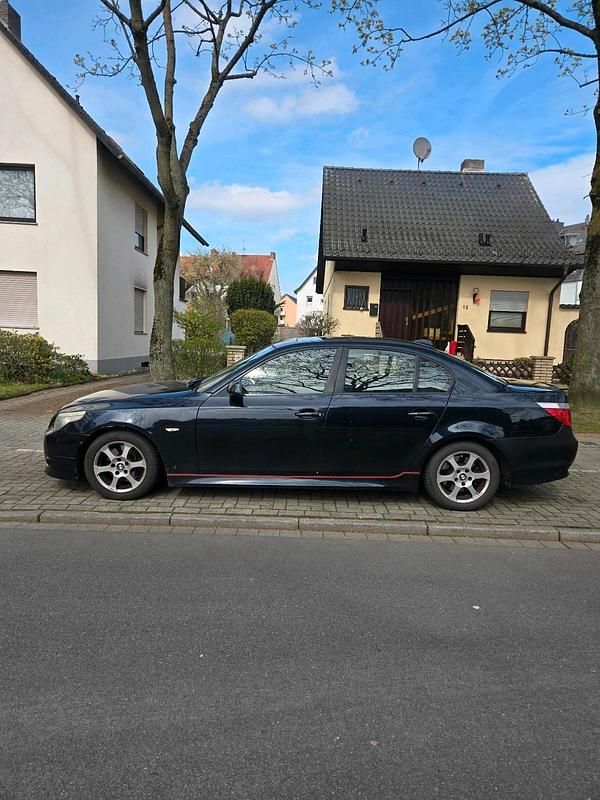 Gebraucht BMW 525 218 PS (160 kW) 2006 Blau Limousine