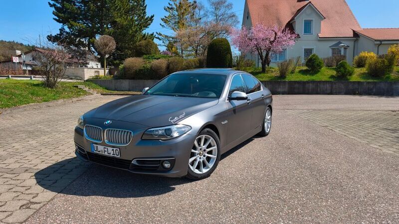 Grau Gebraucht 2014 BMW 530 Sport Line Limousine | 15.999 € (Guter Preis) - Bild 1/4