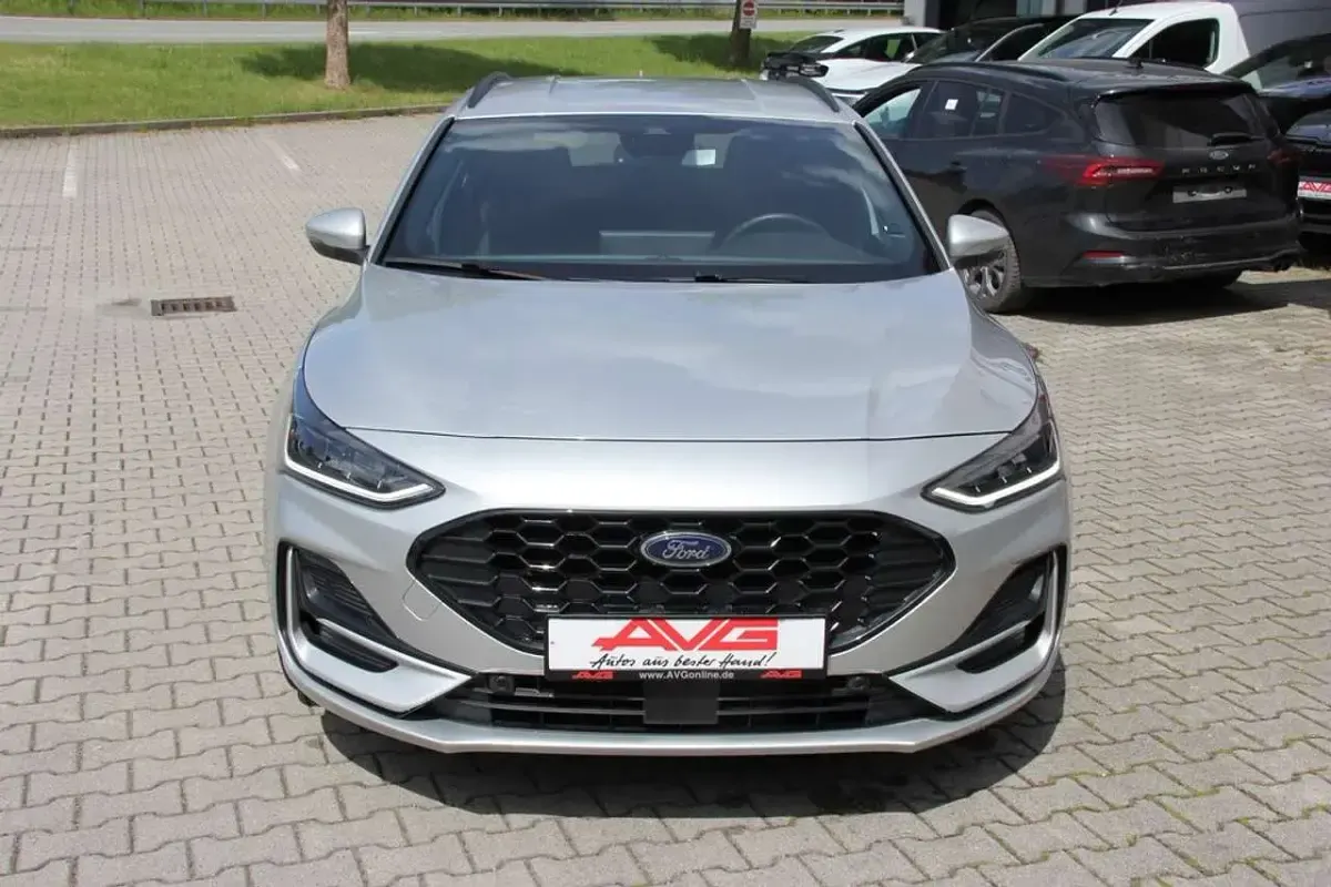Gebraucht Ford Focus ST-Line 155 PS (114 kW) 2025 Polarsilber Kombi